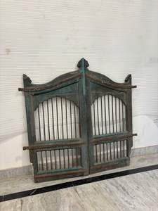 Paire de portails de jardin anciens en teck indien pour chiens, décoration polyvalente pour la maison, la cuisine, le salon, la chambre, la salle à manger, le bureau à domicile, la salle de bain - Product Image 2