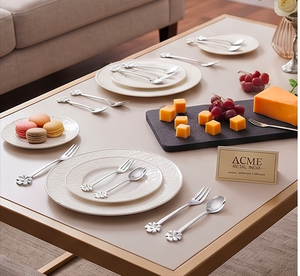Elegante Juego de Cuchara y Tenedor Plateados con Detalles Florales en el Mango para Bodas, Recepciones, Hoteles, Buffets y Mesas - Product Image 6