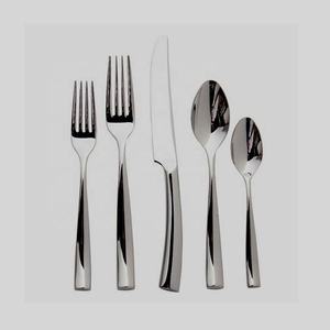 Acero inoxidable diseñador plata pulida con diseño en relieve mango curvo vajilla de boda cuchillos y cuchara tenedor conjunto - Product Image 4