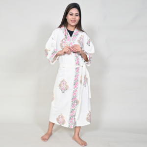 Bata Larga de Invierno para Mujer, Blanca con Estampado Floral Hecho a Mano, Cuello en V, Manga Tres Cuartos, Ropa de Dormir Informal, 100% Algodón, Tejido Suave de Longitud Completa - Product Image 6