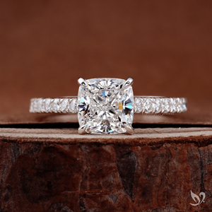 Anillo de Compromiso con Diamante Cultivado en Laboratorio, Corte Cojín, 2 Quilates, Banda Pavé Catedral, Oro Blanco de 10K, Anillo de Novia Impresionante - Product Image 1