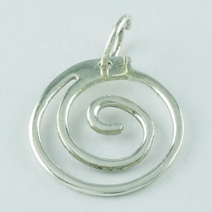 Pendentif rond uni en argent Sterling 925, fait à la main pour pendentif à breloque unisexe pour femme - Product Image 1