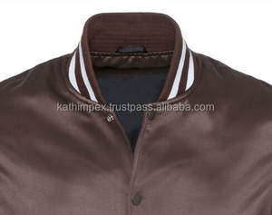 Chaquetas de Béisbol Marrones Satinadas, Hechas a Mano, Impermeables y Ecológicas para Hombre, Disponibles en Stock, para Uso Casual y Deportivo - Product Image 3