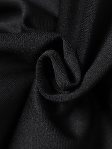 Ensemble 2 pièces pour femme : sweat à capuche noir gothique et pantalon de survêtement avec imprimé crâne rose - Product Image 4