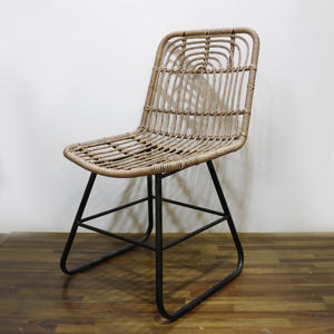 Chaise de salle à manger empilable d'extérieur Comehome en rotin tressé avec structure en fer et coussin imperméable pour patio et jardin - Product Image 6