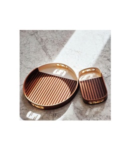 Bandeja de servir de madera minimalista contemporánea para una decoración elegante del hogar y para servir alimentos - Product Image 6