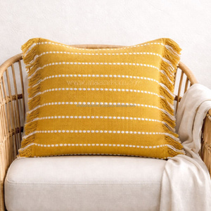 Housse de coussin tissée à la main en tissu moutarde, coussin décoratif rayé, coussin d'appoint texturé, décoration bohème et rustique - Product Image 1