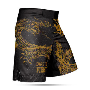 Shorts d'entraînement de boxe et de grappling unisexe en polyester noir et or pour Muay Thai et MMA, taille haute, légers, respirants, extensibles et à séchage rapide - Product Image 3