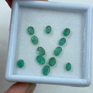 พลอยมรกตธรรมชาติคุณภาพดีที่สุดจากแซมเบีย รูปทรงวงรี 4.20 กะรัต ขนาด 3x5-4x6 มม. จี้ห้อยคอ เครื่องประดับชั้นดี ขายส่ง - Product Image 1