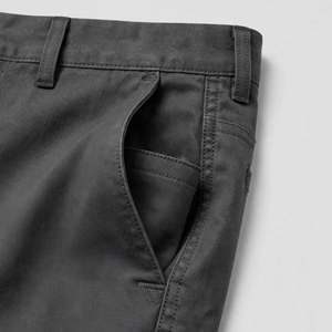 Pantalones Cortos Bermuda Grises para Hombre, Cintura Media, Cierre de Botones, Color Sólido, Tejido de Algodón, con Bolsillos, Estilo Transpirable - Product Image 4