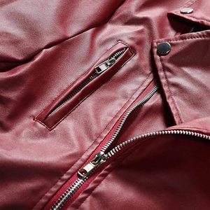 Blouson moto homme en cuir PU rouge, coupe ajustée, fermeture éclair, col rabattable, manches classiques, vêtement d'extérieur pour l'automne - Product Image 5