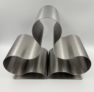 Moderno Soporte para Botellas de Vino de Acero Inoxidable con Escultura Abstracta de Trébol, Estante de Arte Metálico Independiente para Bar en Casa, Adornos Grabados, Cruz - Product Image 1