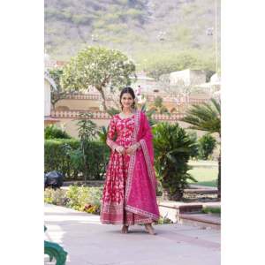 Ensemble de robe en viscose jacquard pour femmes avec dupatta en soie russe - Product Image 5