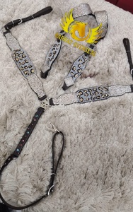 Conjunto de arreos para caballo de cuero genuino con pedrería de cristal de guepardo personalizada, ligero y de temporada, para un equipamiento cómodo de equitación. - Product Image 3