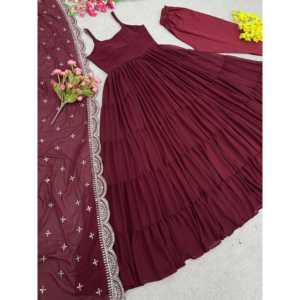 Magnifique robe Anarkali XL SSR violette avec une jupe évasée entièrement à volants et un dupatta - Product Image 2