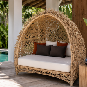 ARTERRA Chaise longue d'extérieur moderne haut de gamme avec auvent et coussins en branches de teck pour piscine, patio, complexe hôtelier, cour, hôtel, villa - Product Image 1