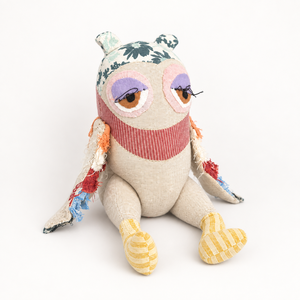 Jouet en peluche hibou en tissu de coton fait main, patchwork brodé, poupée douce pour cadeau d'anniversaire et décoration intérieure - Product Image 2