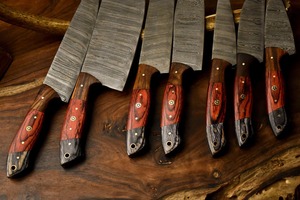 Ensemble de 7 couteaux de cuisine professionnels en acier Damas faits à la main avec étui et fourreau - Product Image 4