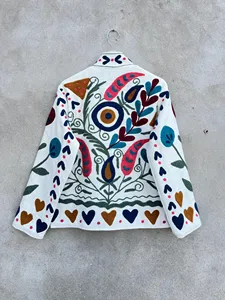 Chaqueta de algodón blanca de invierno para mujer, estilo Suzani, con bordado floral multicolor, estilo bohemio, étnico, hecho a mano, transpirable, corta. - Product Image 5