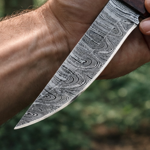 Couteau de chasse artisanal à lame droite en acier Damas, manche en os et bois, avec étui en cuir - Product Image 3