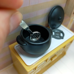 Accesorios para casa de muñecas en miniatura 1:12, horno holandés negro, decoración de escena de cocina para mayores de 14 años - Product Image 4