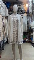 Robe tunique beige sans manches pour femme avec imprimé tribal triangulaire noir, style bohème ethnique décontracté