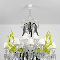 Lustre en cristal importé 18 lumières, design unique, bois de cerf vert néon, abat-jour blancs, accents de corne noire, décoration de luxe, œuvre d'art remarquable