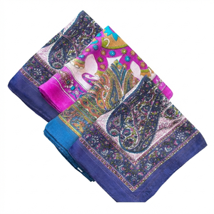 Écharpes de luxe 100 % soie pure, imprimées à l'écran, finies à la main, écologiques et prêtes à l'exportation pour les marchés de la mode haut de gamme mondiaux. - Product Image 1