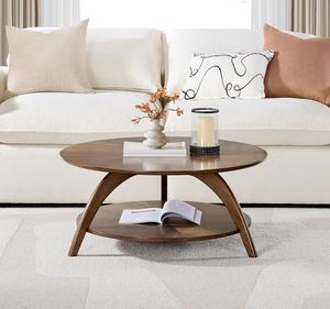 Table basse en bois aux tons chauds conçue pour compléter le mobilier de salon grâce à la beauté du bois naturel - Product Image 3