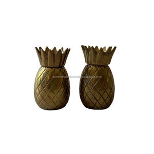 Salière et poivrière en laiton vintage unique avec finition antique, parfaite pour une décoration de table élégante et un affichage d'épices - Product Image 1