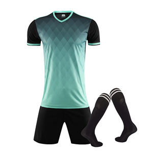 Uniformes de Fútbol Personalizados al por Mayor, Conjuntos de Verano para Hombre, Jersey Ligero con Pantalones Cortos, Diseño y Logotipo Personalizados - Product Image 1