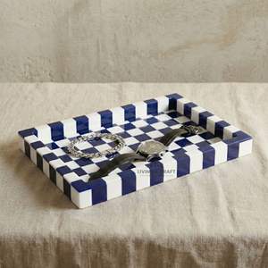 Plateau moderne en résine incrustée |   Plateau de rangement et de présentation décoratif pour la maison, le bureau et la vente en gros - Product Image 1