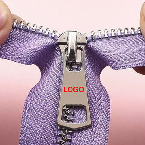 Cremallera metálica cerrada de longitud personalizada OEM 2026, nueva llegada, alta calidad, con logotipo personalizado, para ropa, pantalones y bolsos - Product Image 2