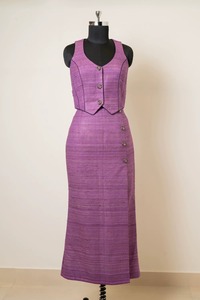 Conjunto de Dos Piezas para Mujer, Chaleco sin Mangas con Botones y Falda Larga hasta el Suelo, Elegante, Disponible en Diferentes Tallas - Product Image 4