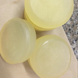 Jabón de coco premium con aceite de copra y glicerina para limpieza, cuidado y uso en spa, hostelería, origen Vietnam - Product Image 2