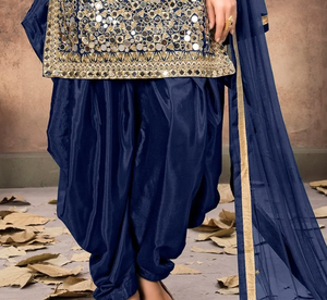 ผ้าไหมทาฟต้าสีน้ำเงินสำหรับผู้หญิง ดีไซน์เนอร์ บลู ดีไซเนอร์ ทัฟฟ์ตา ซิลค์ โดติส แบบเย็บกึ่งสำเร็จ ปักลายกระจก งานปักสีน้ำเงินกรมท่า สำหรับงานปาร์ตี้ สวยเก๋ ทันสมัย ใส่ได้ทุกฤดู - Product Image 2