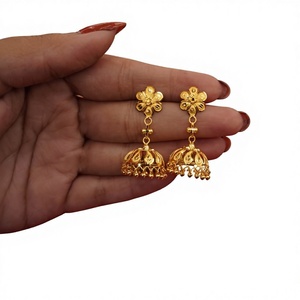 Auténticos Pendientes Jhumka de Oro Sólido de 22K, Joyería India Floral Tradicional, Jhumki de Oro Hechos a Mano para Mujer, Regalo de Boda - Product Image 2