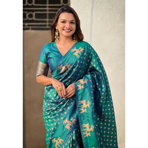 ผ้าซิ่นไหมสีเขียวเนื้อนุ่มลายทอแบบดูอัลซารี พร้อมขอบลายกวางสุดหรู - Product Image 3