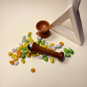 Masajeador de pies y cuerpo Senoras con mango de madera KANSA BRONZE Modelo 003 - El masajeador manual doble para reafirmar la piel más vendido 2026 - Product Image 1