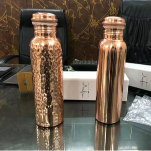 Botella ayurvédica de cobre, botella Tamra Jal, botella Kalash de cobre puro, botella de agua de cobre para la salud, India - Product Image 1