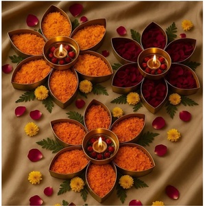 Lujoso Portavelas Dorado con Diyas y Cuenco Metálico Martillado, Cuenco Urli, Decoración para el Hogar, Portavelas Metálico, Decoración para Diwali - Product Image 5