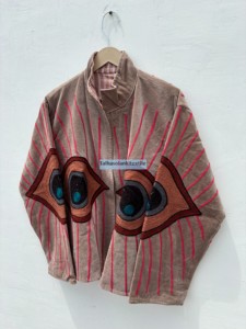 Veste en velours brodée Devil Eye, veste brodée Suzani, veste d'hiver pour femme faite à la main avec doublure en coton - Product Image 3