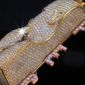 Colgante de Moissanita Redonda Brillante con Microincrustaciones en Tono Dorado, Joyería Unisex de Regalo, Diseño Personalizado - Product Image 5