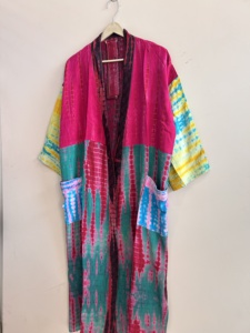 Robe kimono en soie tie-dye, tenue d'été faite à la main, robe colorée de luxe - Product Image 3