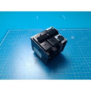 Interruptor de Circuito de 3 Polos CUTLER-HAMMER BAB3040HT, Usado, Piezas de Equipos Semiconductores Legacy - Product Image 2