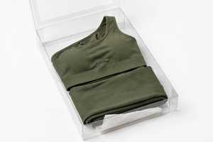 Ensemble de sport pour femme : Soutien-gorge de sport côtelé sans couture antibactérien dos nageur et short taille haute, avec logo frontal, vert olive, pour le yoga et les activités sportives - Product Image 3