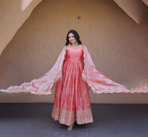 Nuevo vestido de novia pakistaní moderno, de tela de seda, con bordados y lentejuelas, estilo Anarkali con dupatta, para mujer. - Product Image 1