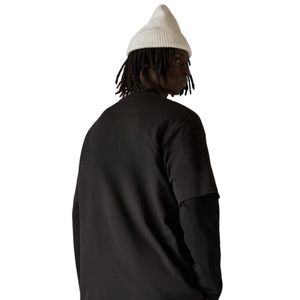 เสื้อยืดโอเวอร์ไซส์สีดำผ้าฝ้ายสำหรับผู้ชาย โลโก้เรียบง่ายที่อก สไตล์สตรีทแวร์ แขนสั้น แฟชั่นลำลอง ผลิตโดยโรงงาน OEM - Product Image 6