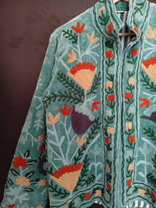 Superbe velours turquoise tricoté, broderie Suzani, travail artisanal floral au point Crewel, style bohème chic ethnique en coton - Product Image 2