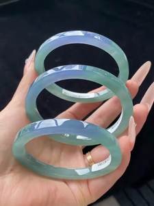 Bracelet jonc en résine fait main personnalisé, design coloré, accessoire de mode pour femme, assortiment de perles, vente en gros - Product Image 3